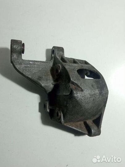 Кронштейн гидроусилителя Volkswagen Passat B4 0281