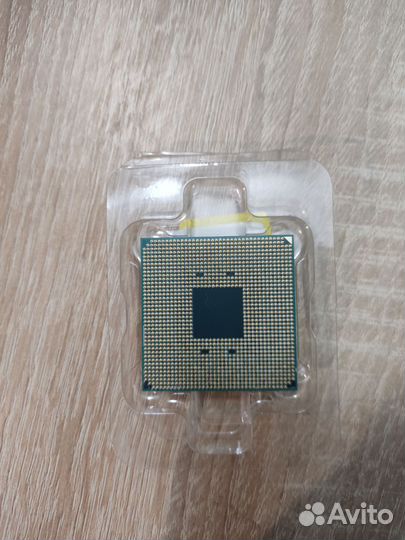 Процессор Ryzen 7 2700