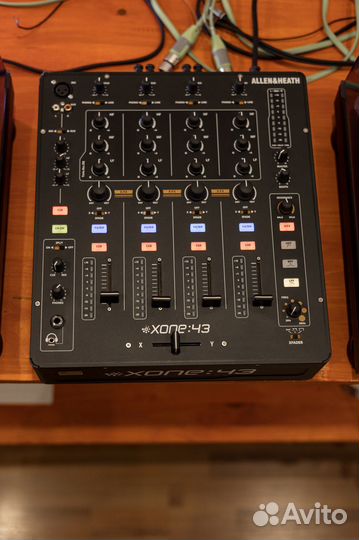 DJ микшер Allen & Heath Xone:43 + кейс сумка Gator