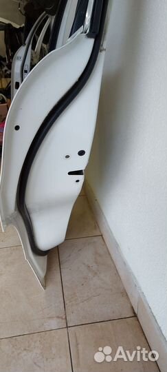 Задняя левая дверь Porsche Cayenne 958