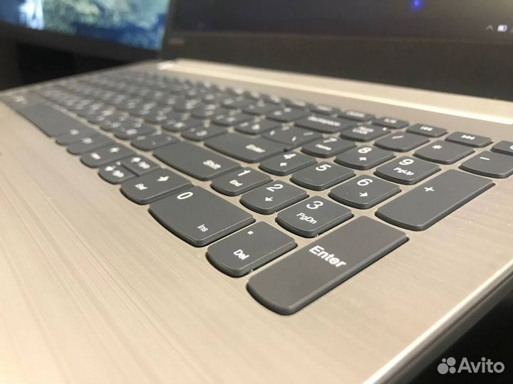 Стильный ноутбук Lenovo 2видеокарты/Full-HD/SSD