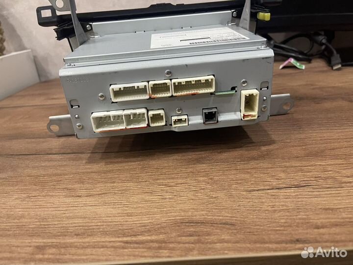 Штатная магнитола Toyota RAV4 2018 года в идеале