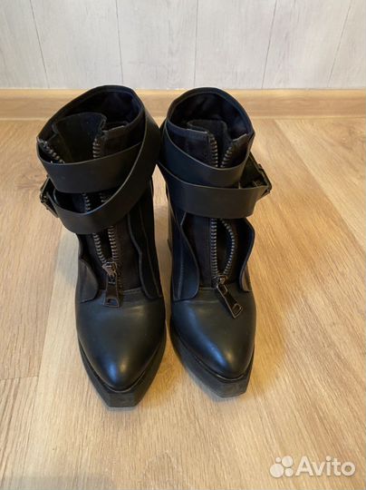 Ботинки женские