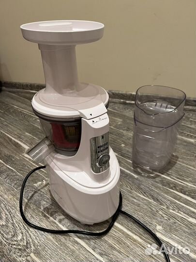 Шнековая соковыжималка Kambrook AJM401