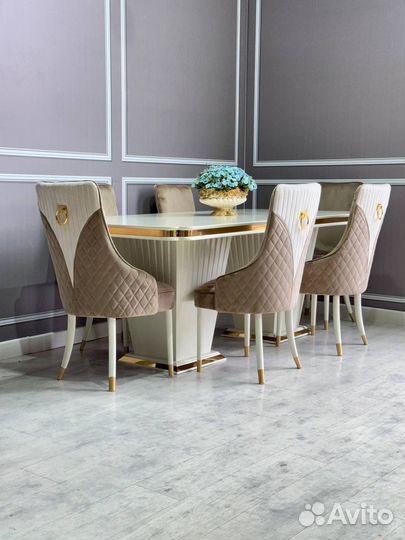 Стол и стулья