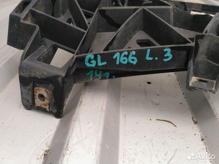 Кронштейн бампера задний левый Mercedes GL 166
