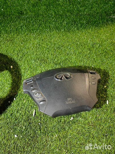 Руль с подушкой безопасности и кнопками