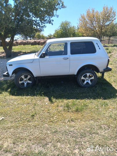LADA 4x4 (Нива) 1.7 МТ, 2011, 180 000 км