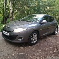 Renault Megane 1.6 AT, 2010, 149 750 км, с пробегом, цена 690 000 руб.