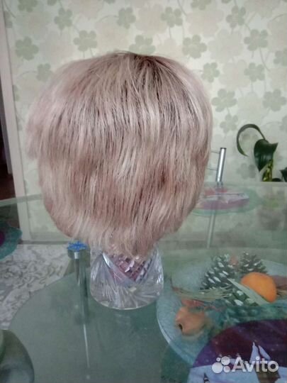 Парик св. беж. Б/у,япония,короткий