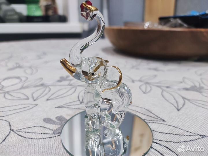 Слоник хрустальный бронь