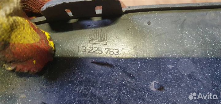 Решетка в бампер правая Opel Astra H caravan 2004