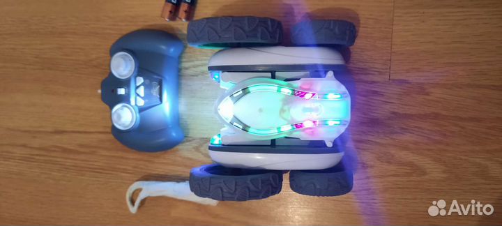 Детская игровая машинка на пульт управления