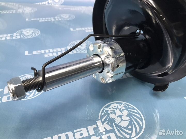 Амортизатор передний левый Ford Focus 2