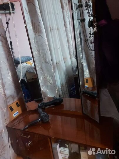 Трюмо с зеркалом