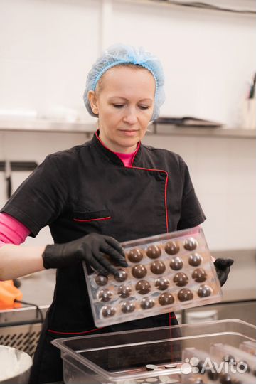Помощник кондитера\ Кондитер