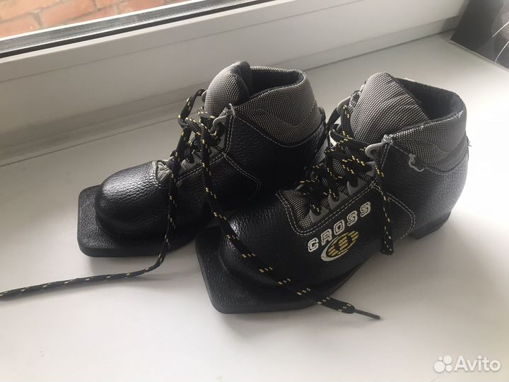 Лыжные ботинки