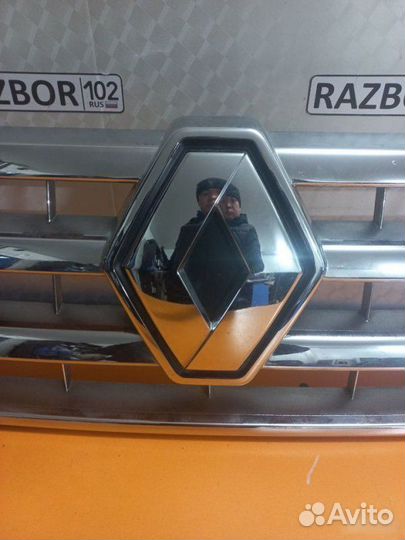 Решетка радиатора Renault Duster