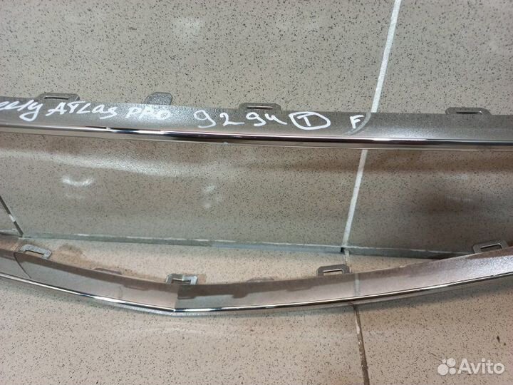 Накладка решетки радиатора Geely Atlas Pro