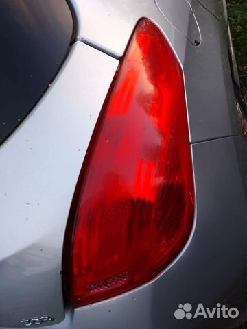 Фонарь правый Peugeot 308