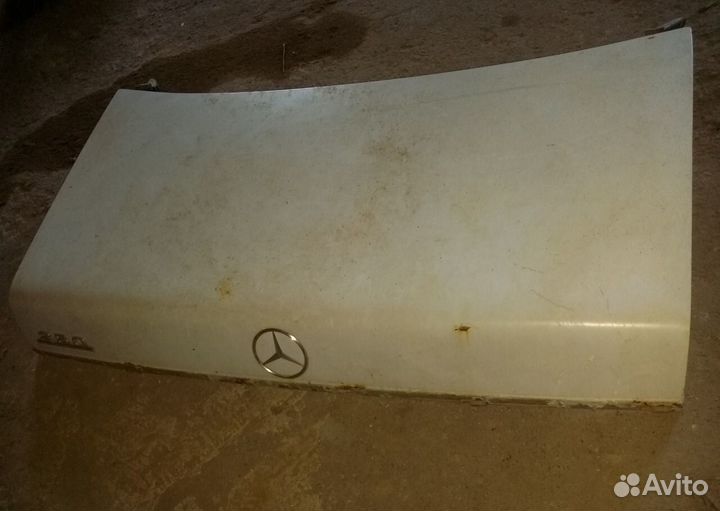 Крышка багажника мерседес E 123