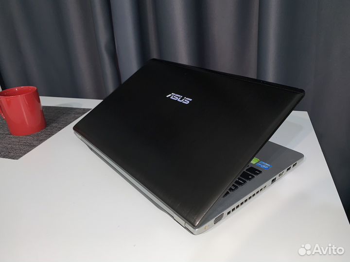 Металический игровой asus i7 8gb gt 740m SSD 512gb