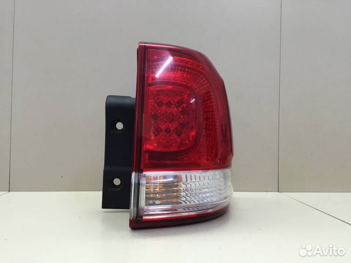Фонарь задний наружный правый Toyota Land Cruiser