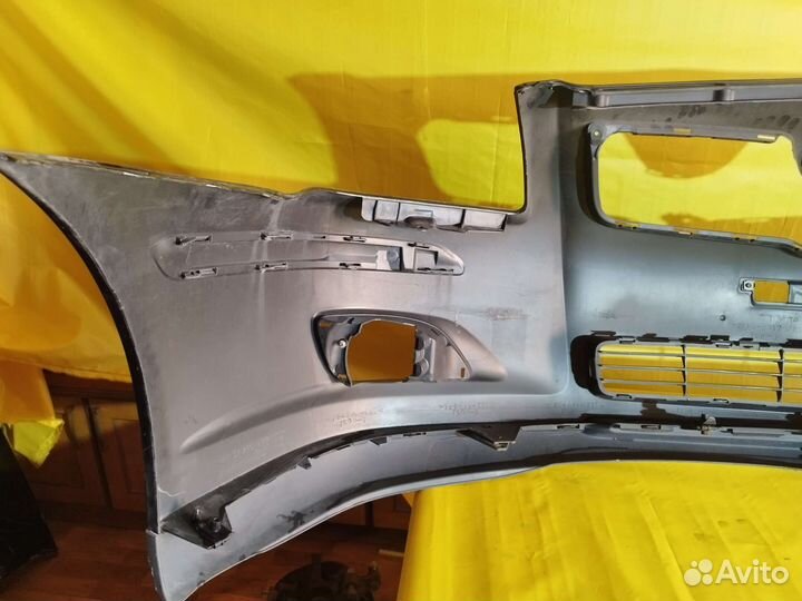Передний бампер Toyota Avensis T250