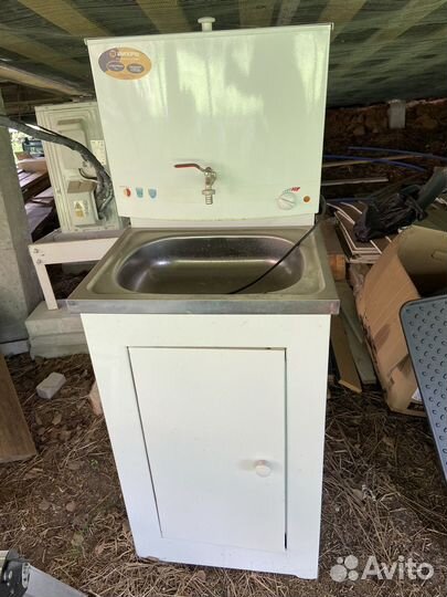 Умывальник дачный