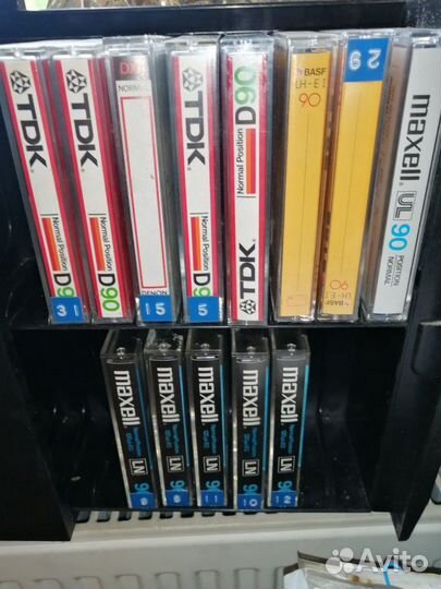 Коллекция стерео кассет