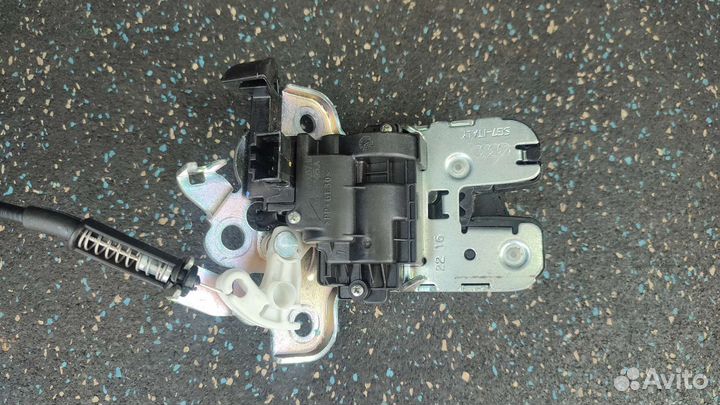 Замок крышки багажника Audi A3 A6 c7