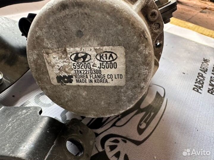 Вакуумный насос Hyundai Genesis G70 2.0 G4KL