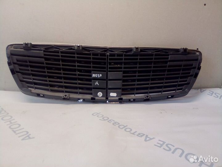 Решетка радиатора Mercedes-Benz E-class