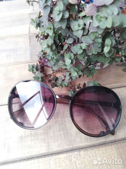 Солнечные очки женские