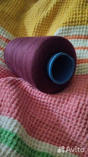 Большая бабина с нитками