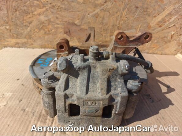 Передний левый кулак мицубиси аутлендер 3