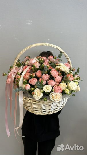 Цветы. Букет шикарных пионовидных кустовых роз