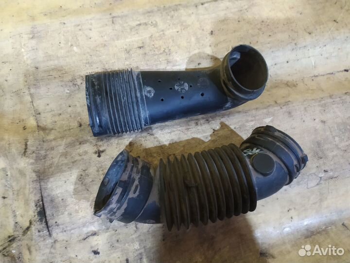 Патрубок воздушного фильтра Ford Fiesta 2008-2019