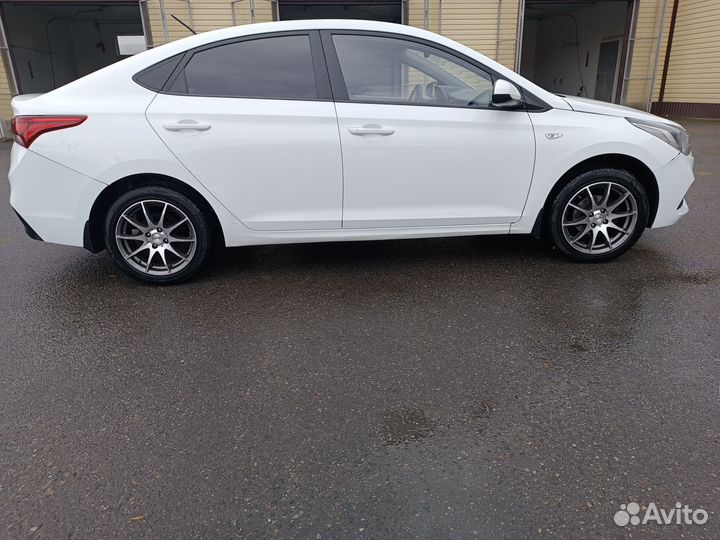 Hyundai Solaris 1.4 AT, 2018, 330 000 км