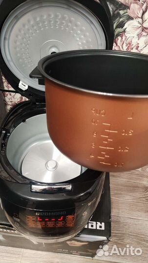 Мультиварка redmond новая