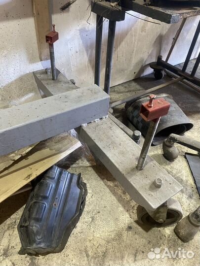 Опрокидыватель мотора (стенд)