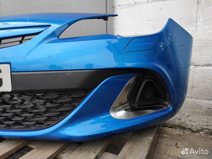 Бампер передний на Opel Astra J OPC