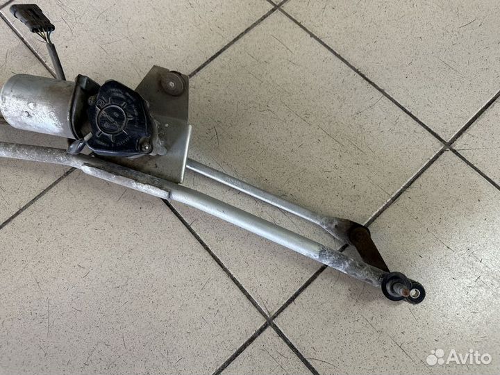 Трапеция стеклоочистителя с моторчиком Шевроле Нив