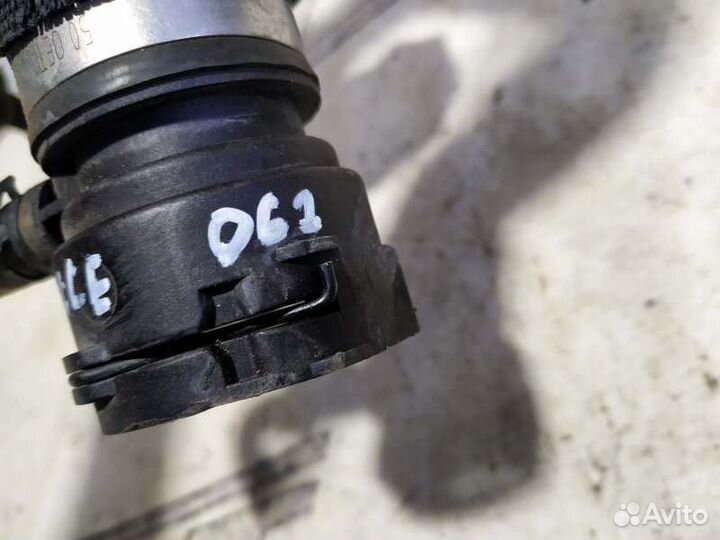 Патрубок системы охлаждения Audi A6 C6 2.8 CCE