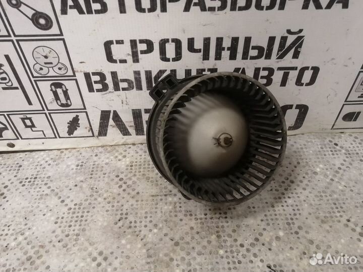 Моторчик отопителя для Mitsubishi Pajero/Montero 2