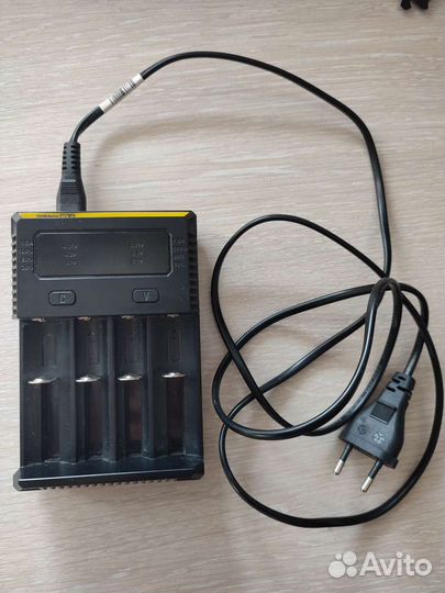 Зарядное устройство Nitecore NEW i4