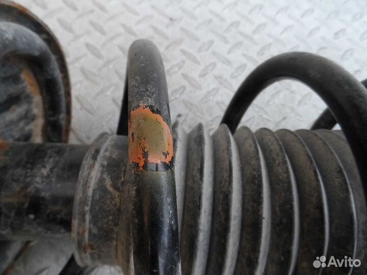 Амортизатор передний R Suzuki Grand Vitara 2 JT