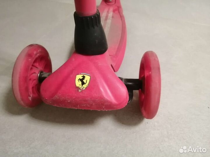 Самокат детский трёхколёсный Ferrari