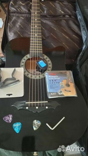 Акустическая гитара