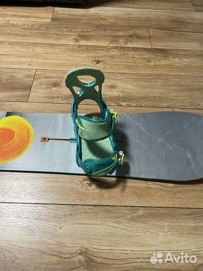Сноуборд с креплениями женский
